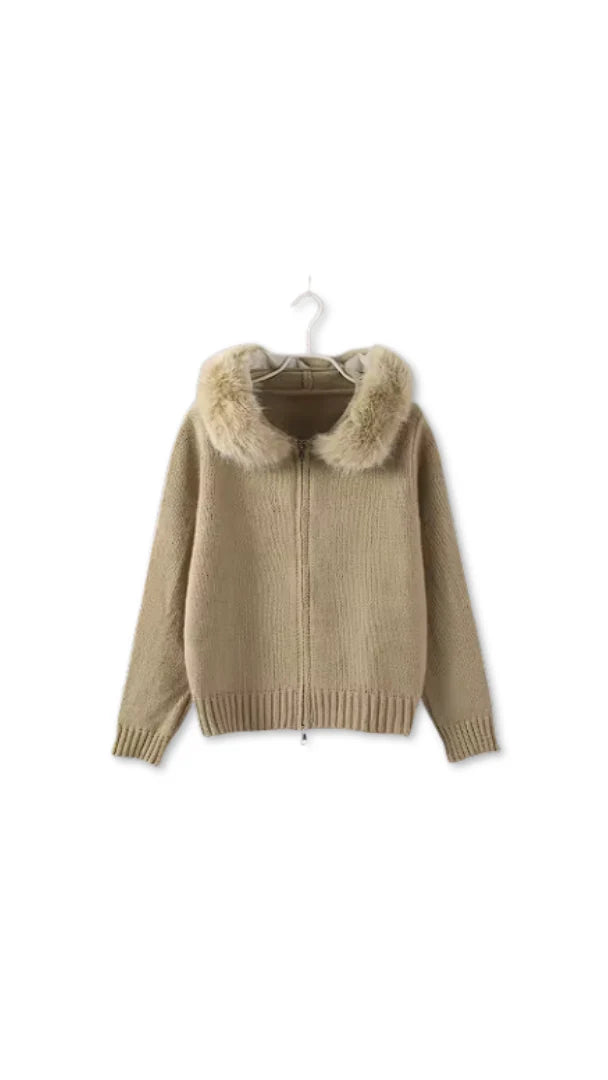 Soft-Knit Zipper mit Fellkapuze