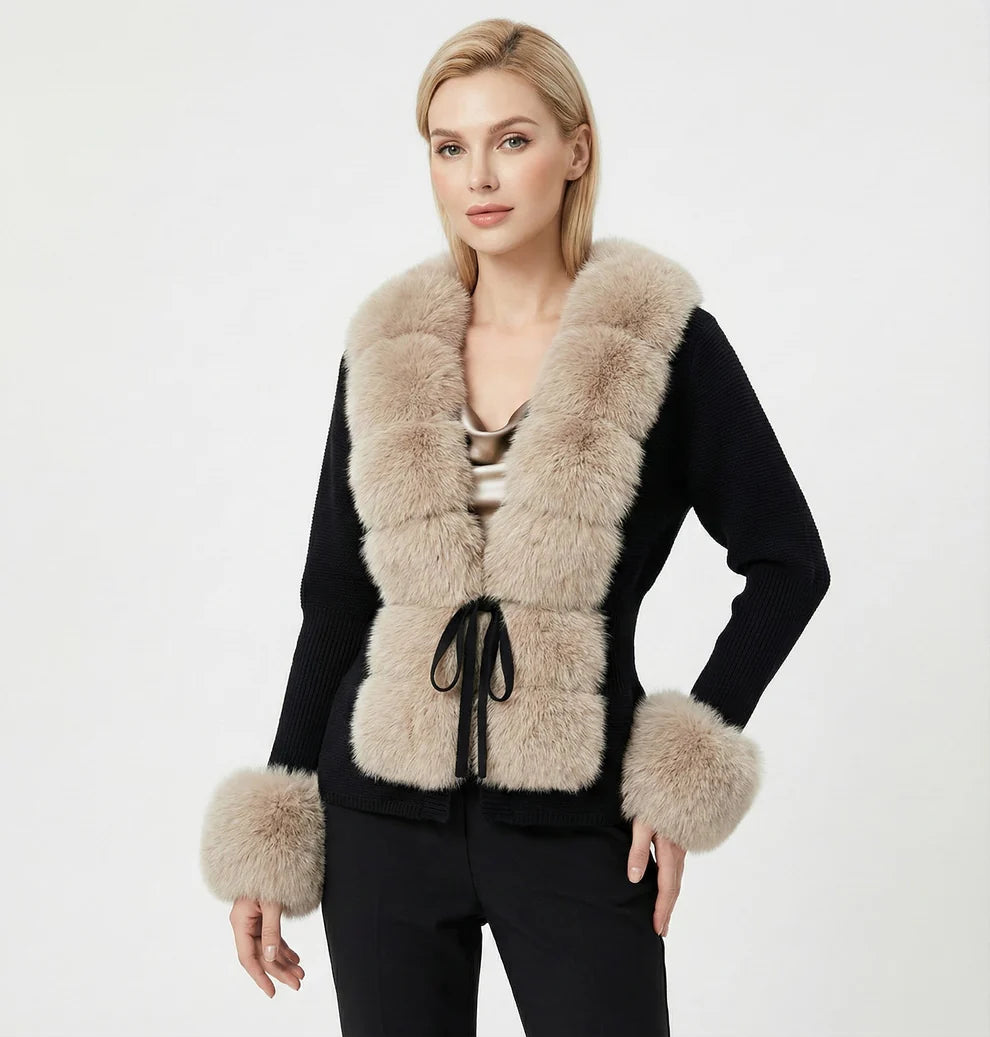 Winter-Couture Strickjacke